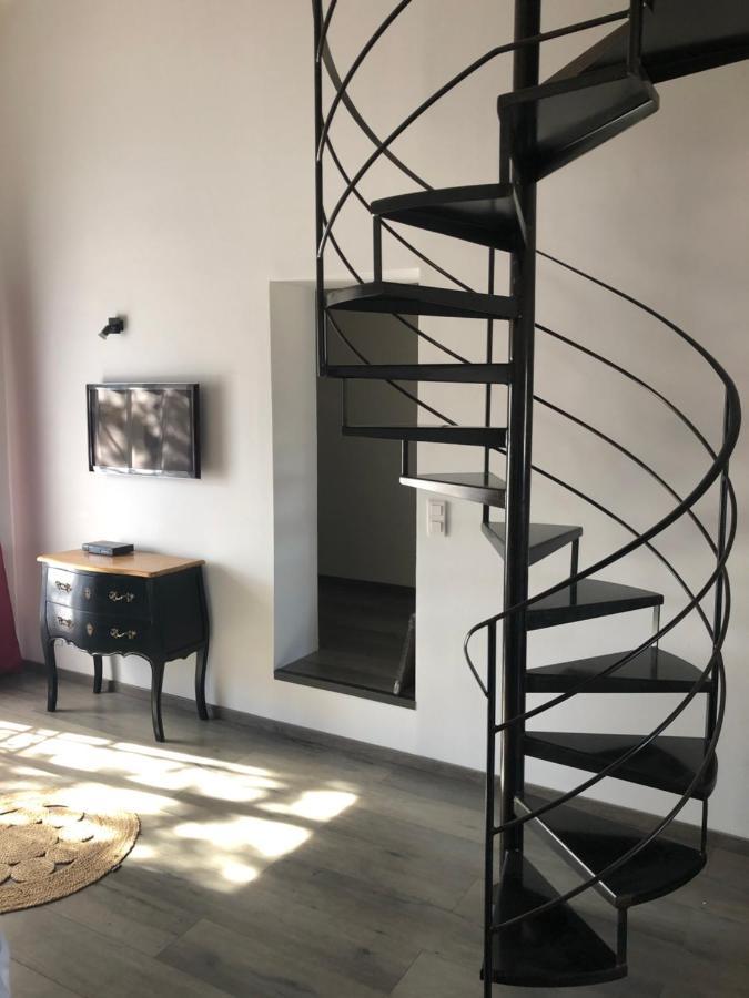 Robion en Luberon B&B Dans Mas En Pierres المظهر الخارجي الصورة