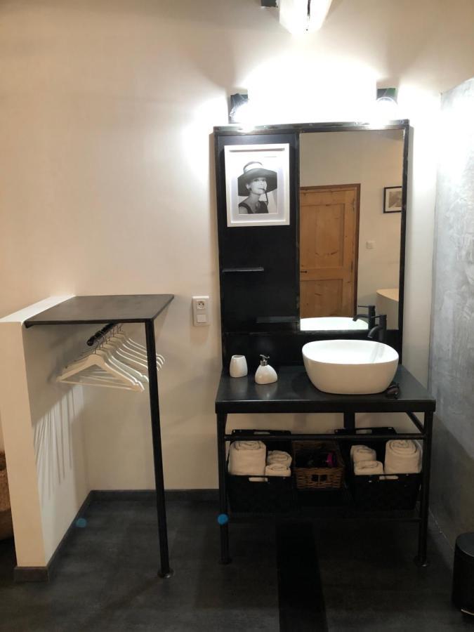 Robion en Luberon B&B Dans Mas En Pierres المظهر الخارجي الصورة
